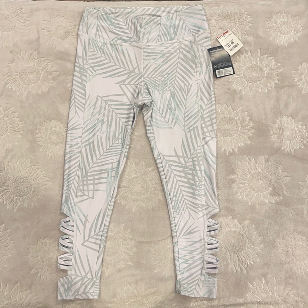 JOCKEY modern palm Capri fair aqua. Stretch jersey moisture wicking key pocket.